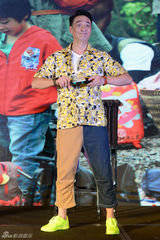 组图：《爸爸去哪儿2》吴镇宇曝儿子捏姚明屁股