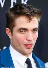 组图：药不能停！帕丁森亮相首映变雷人表情帝