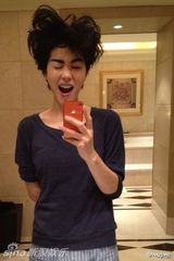 组图：王菲生日素颜自拍仍女神 粉丝留言盼复出