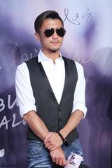 组图：《一生一世》首映 “大师兄”陈伟霆捧场