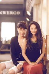 组图：秦雪大片慵懒卷发诠释性感女人味