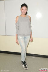 组图：郑伊健陈小春《无敌奖门人》录影玩游戏