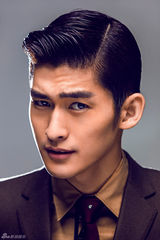 组图：张翰搞怪证件写真 变表情帝玩转五官POSE