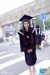 组图：北影校花王婉中毕业照 素颜清丽长发古典