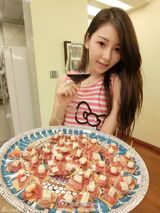 组图：陈冠希旧爱晒私房照 与整容前判若两人