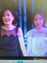 组图：女大十八变！李咏爱女小法变清纯美少女