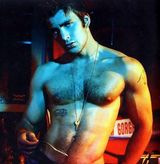 策划：大胸日？美队MAX同天庆生 人间胸器齐聚