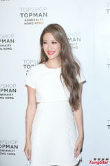 组图：谢婷婷参加酒会 林德信自称打扮像德普