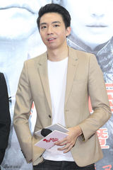 组图：《暴雨将至》亮相影展 陈小春俞灏明帅气