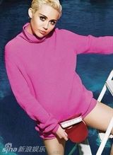 组图：麦莉-赛勒斯扮性感兔女郎大胆全裸 笑脸图遮胸