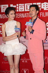 组图：《美人邦》亮相上影节 刘雨欣携手立威廉
