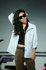 组图：曲婉婷台湾开唱 心态好不强求得金曲奖