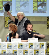 组图：《权力游戏》剧组欢乐 冰火五美女争艳