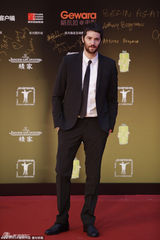 组图：第17届上影节闭幕 群星璀璨亮相红毯