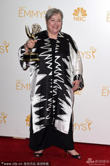 组图：凯西-贝茨获迷你剧电视电影最佳女配