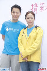 组图：林嘉欣忧女儿发烧 丁子高教子送千嬅礼物