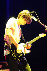 组图：韩团CNBLUE引爆广州体育馆 全场激情不停