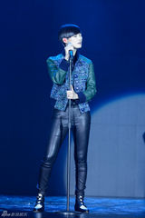 组图：李宇春成都站见面会 “功夫熊猫”来砸场