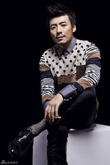 组图：祖锋杂志大片 怡然自得享受城中时光