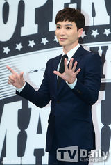 组图：Super Junior回归在即 发布会大展搞怪本能引爆笑