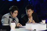 组图：《梦之声》第二季首播 导师韩红现场打假