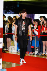 独家高清：金泰熙权相佑大咖齐捧场宋承宪新片