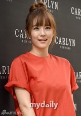 组图：BEG佳仁Clara等女星出席箱包品牌发布会