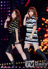 组图：众星助阵梦想演唱会 嗨唱夏日不眠夜