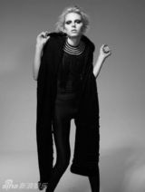 组图：最美男模宣布变性 时尚大片雌雄同体