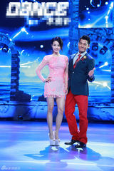 组图：蔡依林与郭富城贴身热舞 称见偶像很紧张