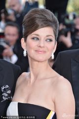 组图：《血缘》首映 歌迪亚霸气长裙艳压群芳