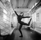 组图：美摄影师拍舞台之外的芭蕾舞者