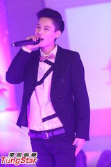 组图：马诺火辣装劲歌热舞 新人林弯弯小清新