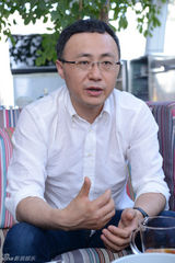 组图：王长田与邓超对话新浪娱乐