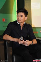 组图：吴奇隆亮相电视节 新戏女主不是刘诗诗