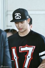 组图：明星热衷机场时尚秀 马苏金秀贤显品味