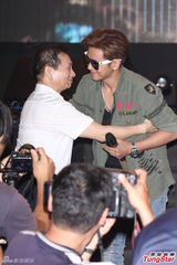 组图：林大晋首场个唱开启 罗志祥监场压阵