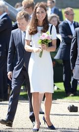 组图：凯特王妃白裙出席活动 长发飘逸甜美端庄