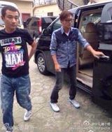 组图：文章低调筹划复出 与谢霆锋自拍心情好