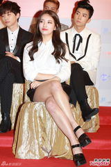 组图:JYP家族演唱会HIGH爆 miss A超短裙抢镜