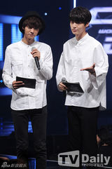 组图：SISTAR等女团献唱 性感清纯大对决