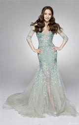 组图：陶红写真秀身材 “逆龄女神”范儿十足