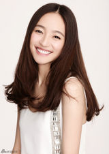 组图：焦俊艳最新大片曝光 大展笑容夏日明媚