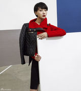 组图：王珞丹坏小子造型登封面 短发红唇性感