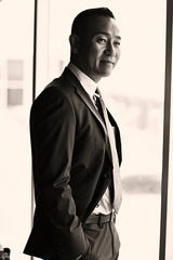 组图：林保怡阳光舒适大片彰显绅士魅力