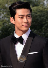 组图：百想红毯星光熠熠 双贤到场引尖叫