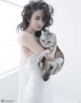 组图：李小冉纯白素雅大片梦幻迷人