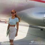 组图：碧昂斯露脐装紧致身材 秀发飘逸女神范