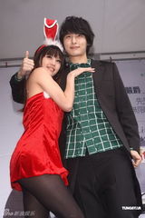 组图：严爵演唱会DVD上市 正积极筹备新专辑