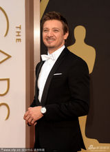 组图：《拆弹部队》男星杰瑞米-雷纳帅气亮相